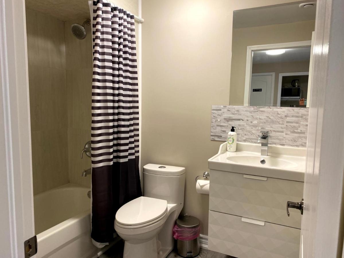 Entire Basement With 3 Bedrooms Ниагара-Фолс Экстерьер фото